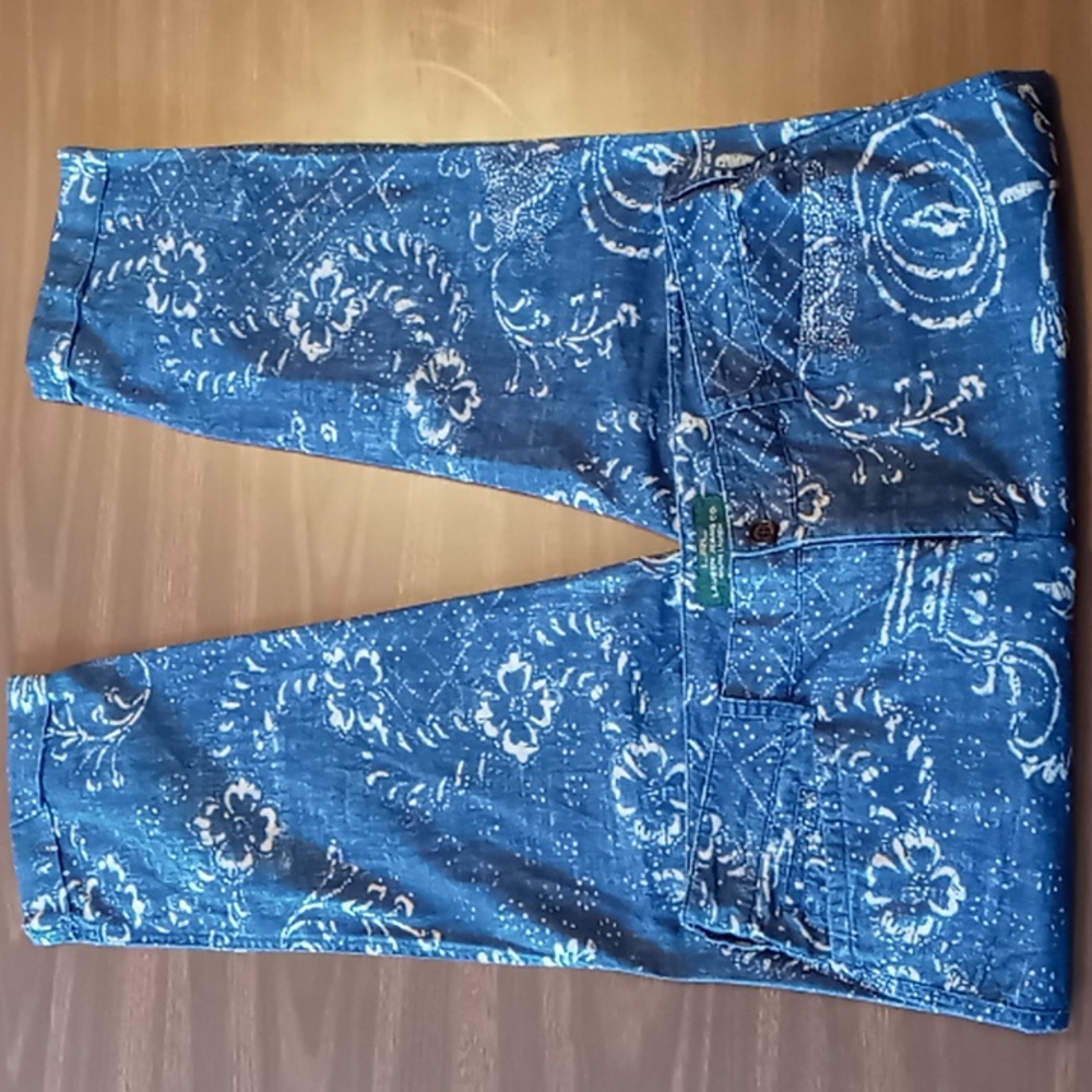 LRL Blue w White Flower Pattern Cropped Pants Size 10 - Picture 1 of 5
